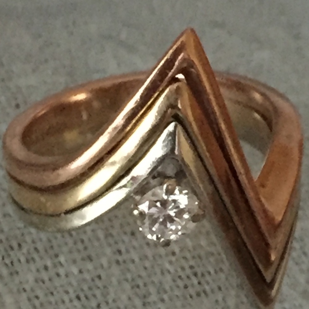 Unusual 14 kt wedding set